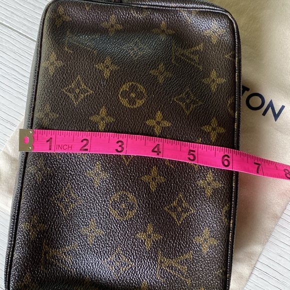 Louis Vuitton vintage Monogram Trousse Toilette 23, wristlet and dust cover - Picture 9 of 15